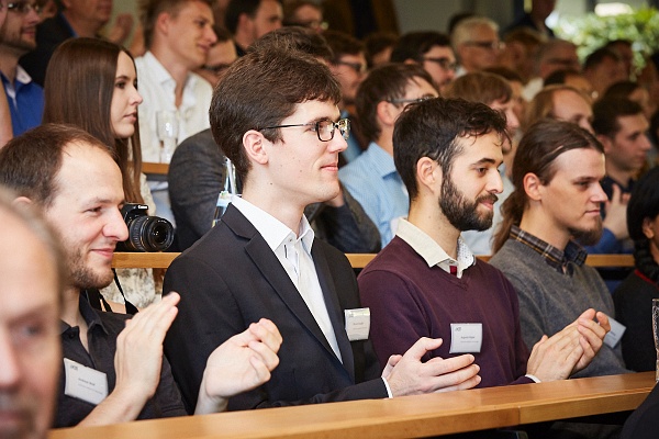 20171013-CN-12-115.jpg - Gäste im NTI Hörsaal