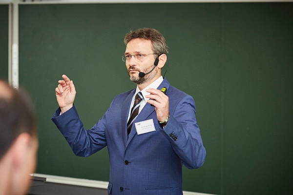 20171013-CN-12-118.jpg - Prof. Dr.-Ing. Eric Sax