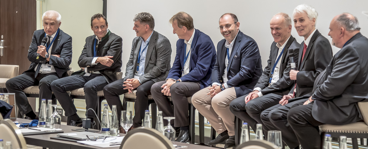 <Text wird generiert, bitte warten...>