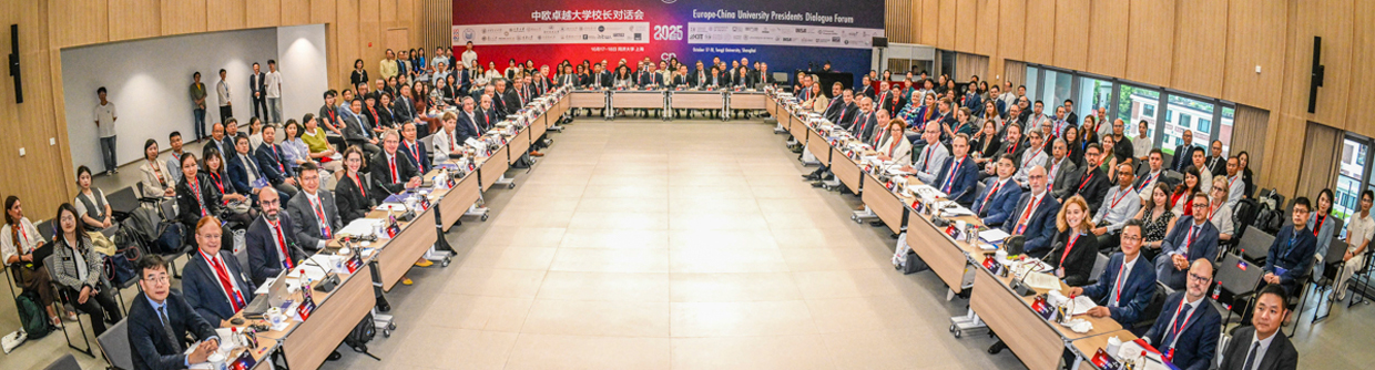 <Text wird generiert, bitte warten...>